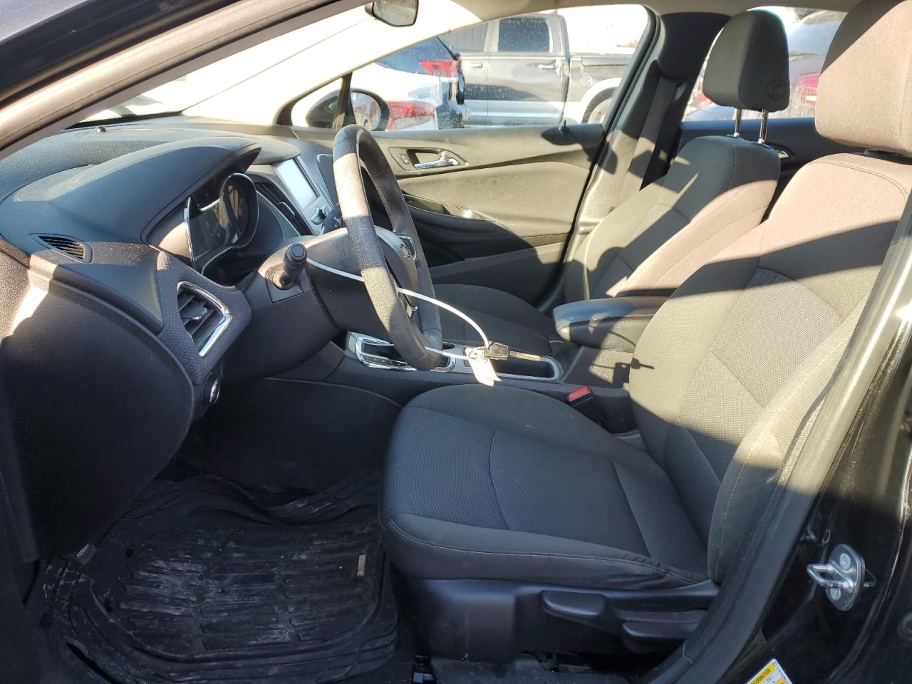 2018 Chevrolet Cruze - Image 7