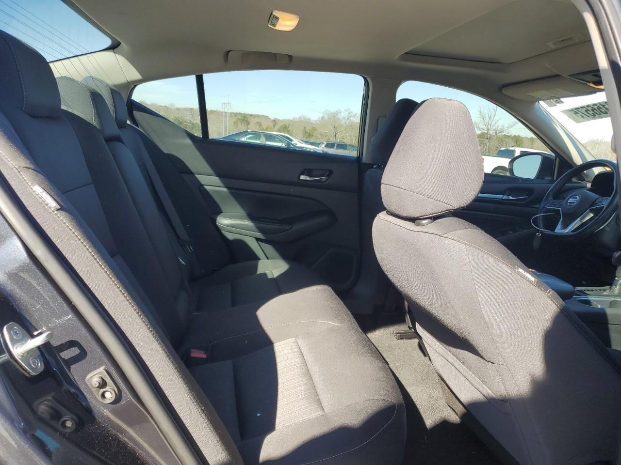 2019 Nissan Altima - Image 10