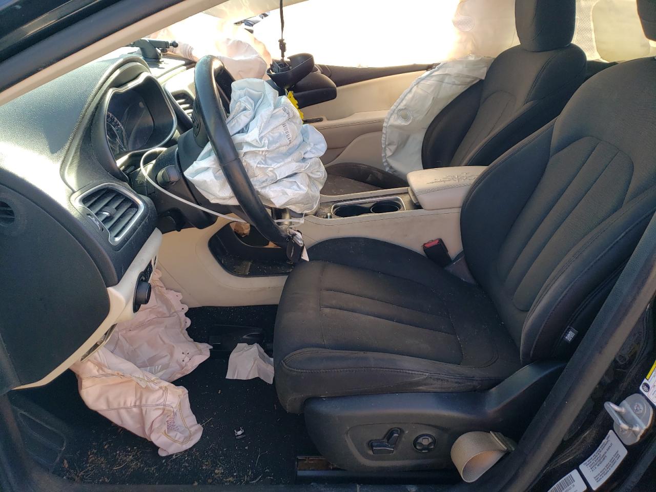2015 Chrysler 200 - Image 7