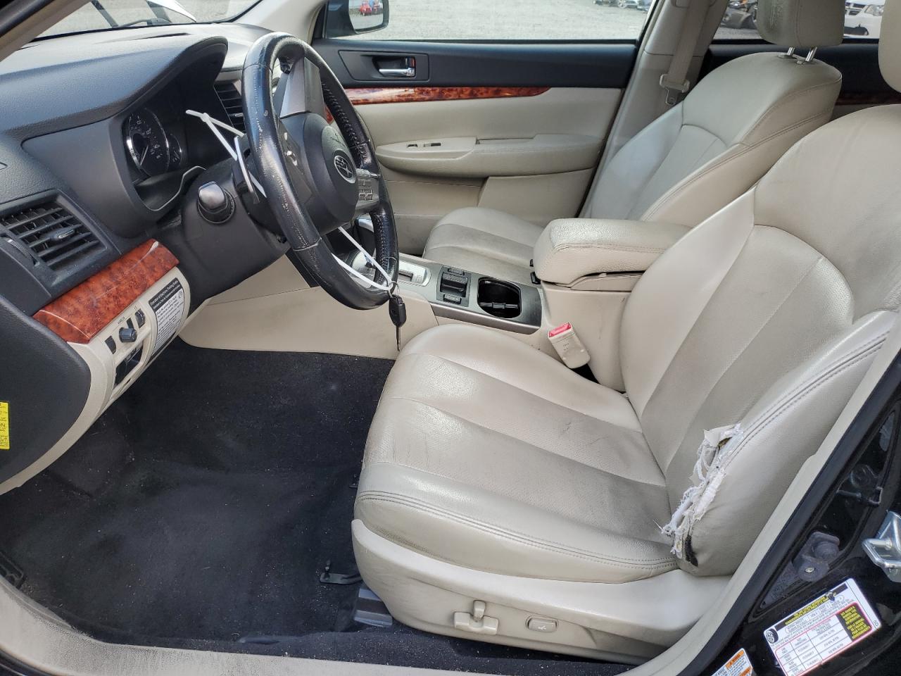 2010 Subaru Outback - Image 7