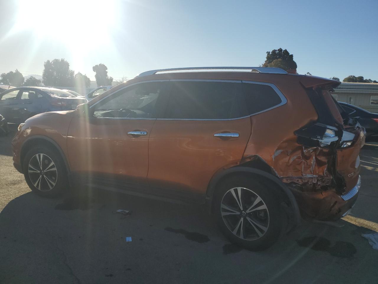 2019 Nissan Rogue - Image 2