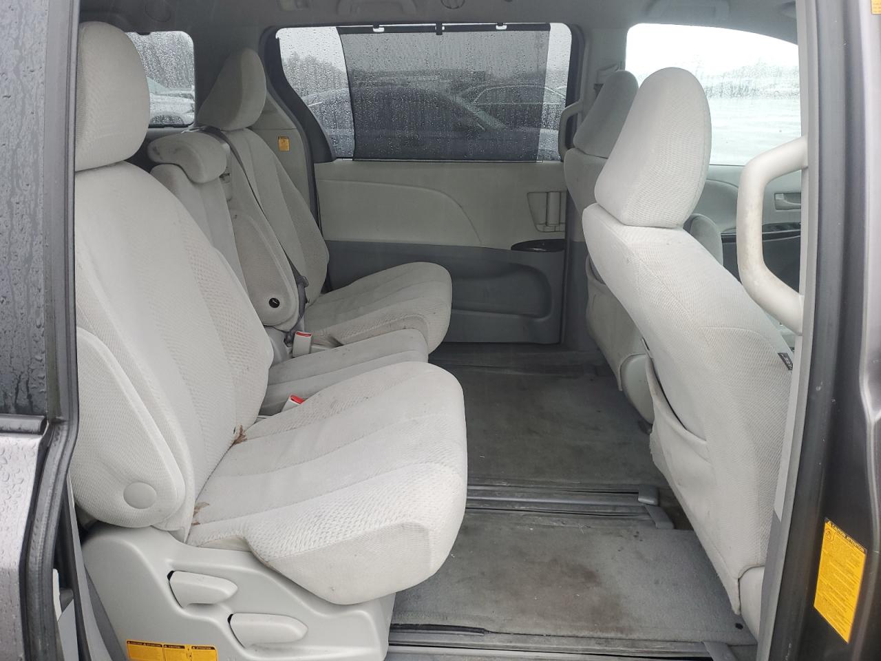 2012 Toyota Sienna - Image 11