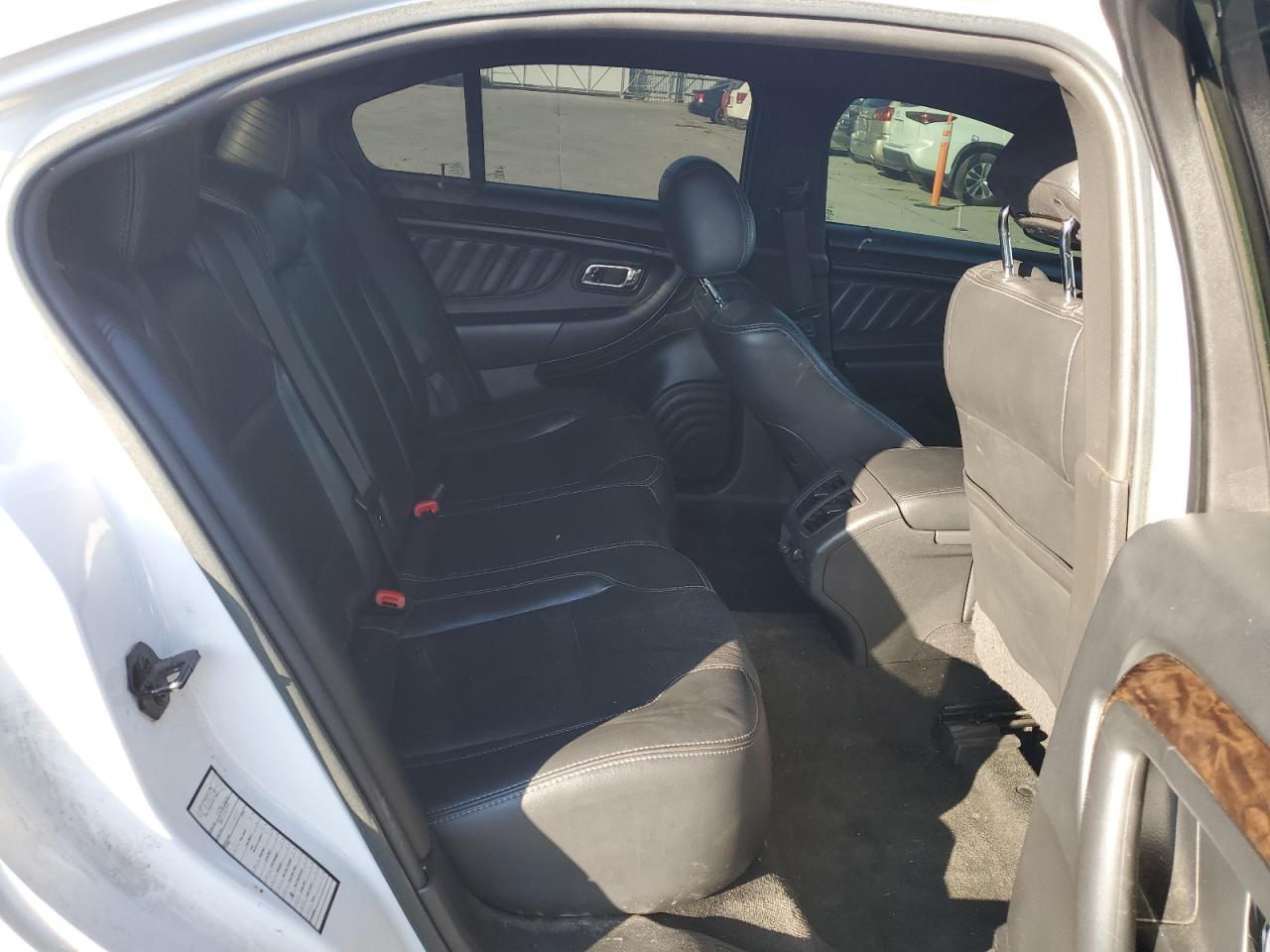 2014 Ford Taurus - Image 10