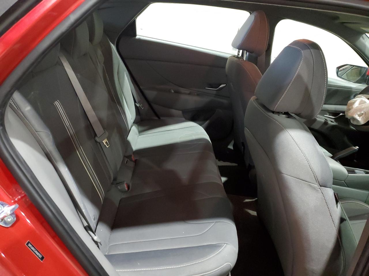 2022 Hyundai Elantra - Image 10