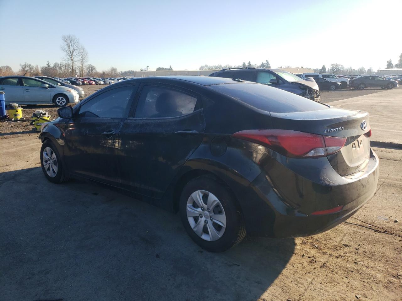 2016 Hyundai Elantra - Image 2
