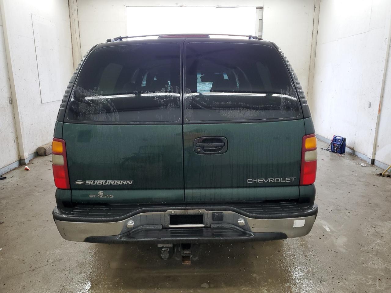 2001 Chevrolet Suburban - Image 6