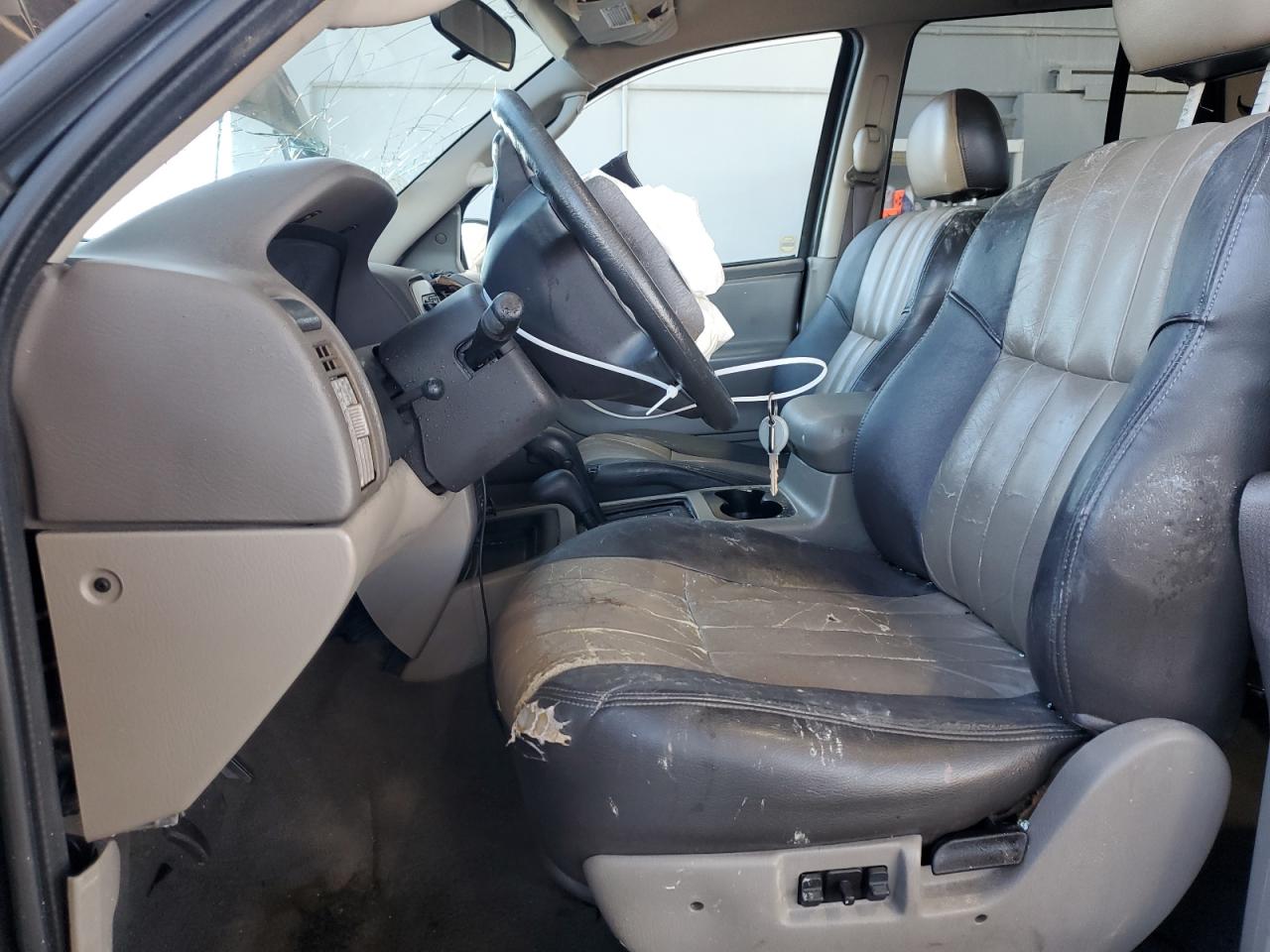 2004 Jeep Grand Cherokee - Image 7