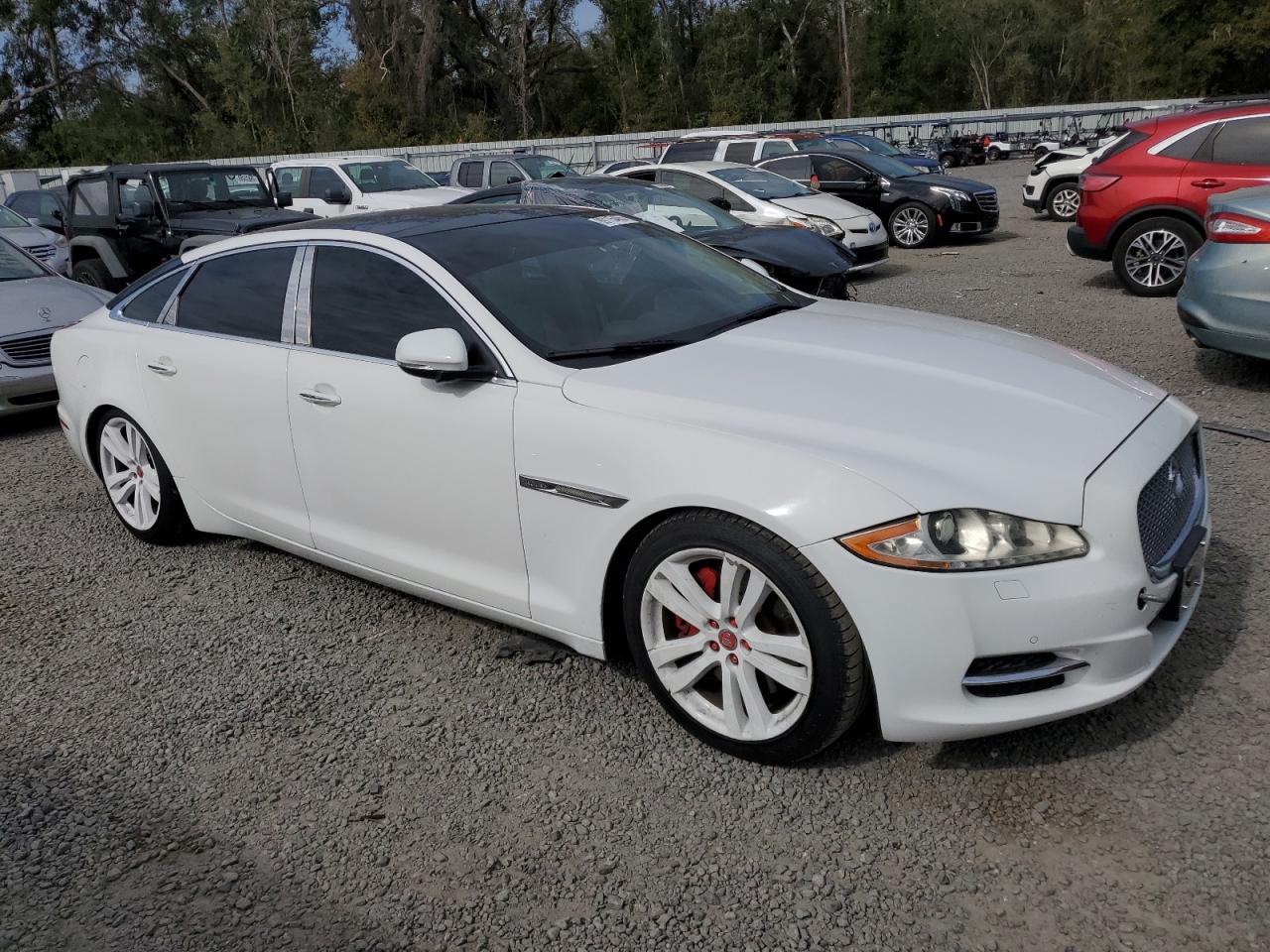 2011 Jaguar XJ - Image 4