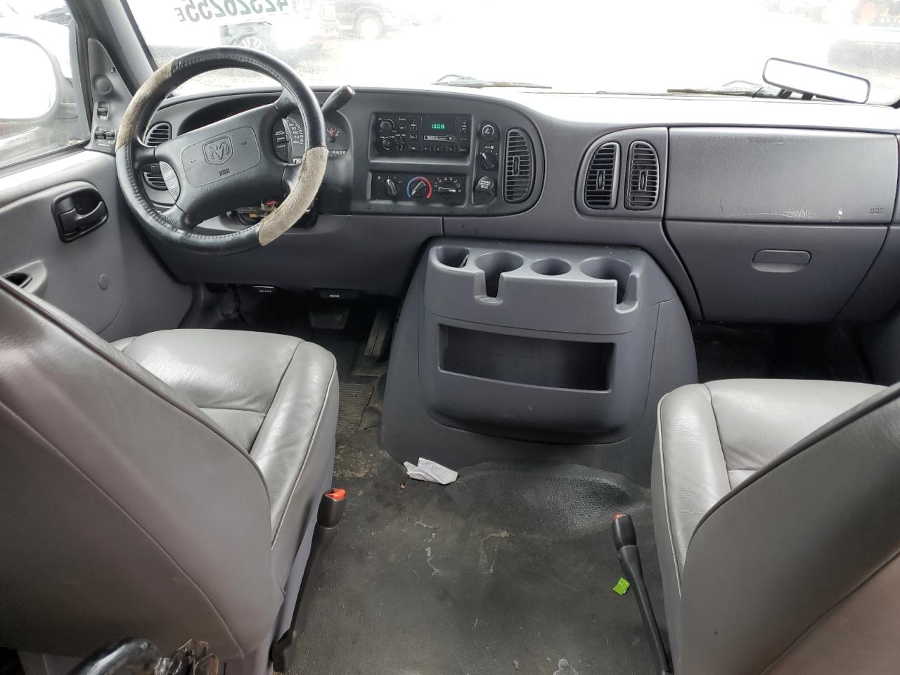 1999 Dodge RAM Van - Image 8