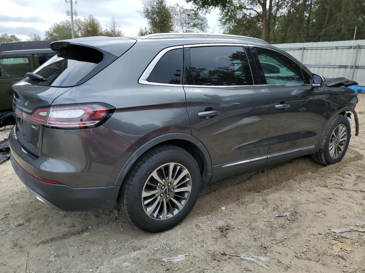 2019 Lincoln Nautilus - Image 3