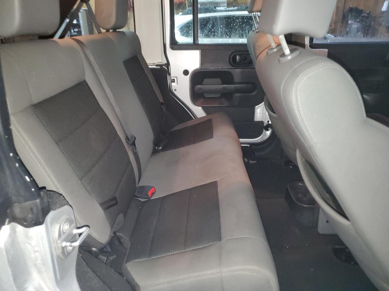 2010 Jeep Wrangler - Image 11