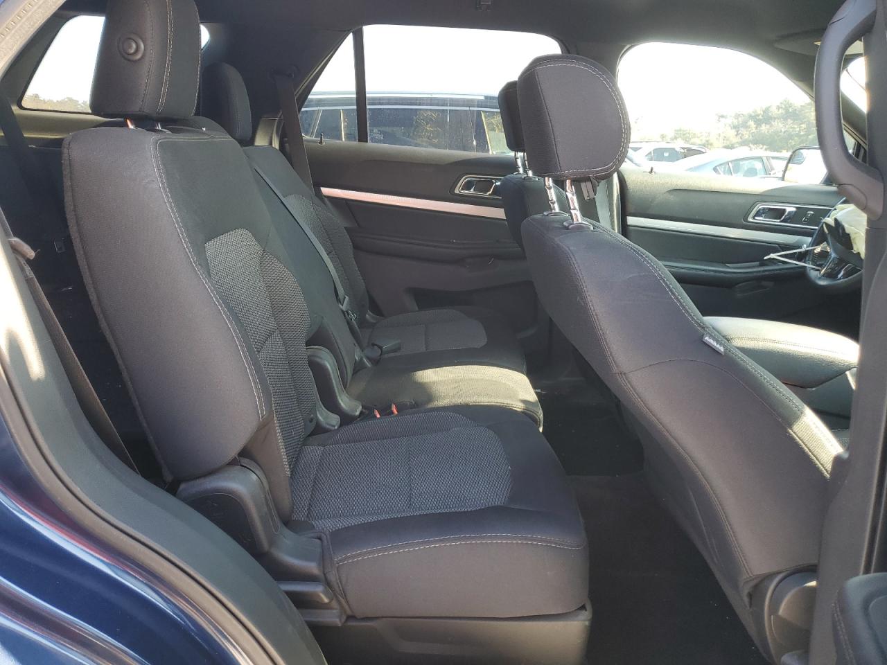 2017 Ford Explorer - Image 11