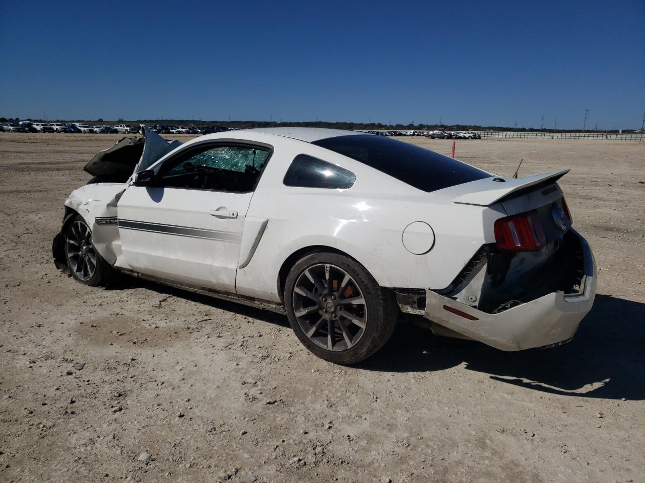 2011 Ford Mustang - Image 2