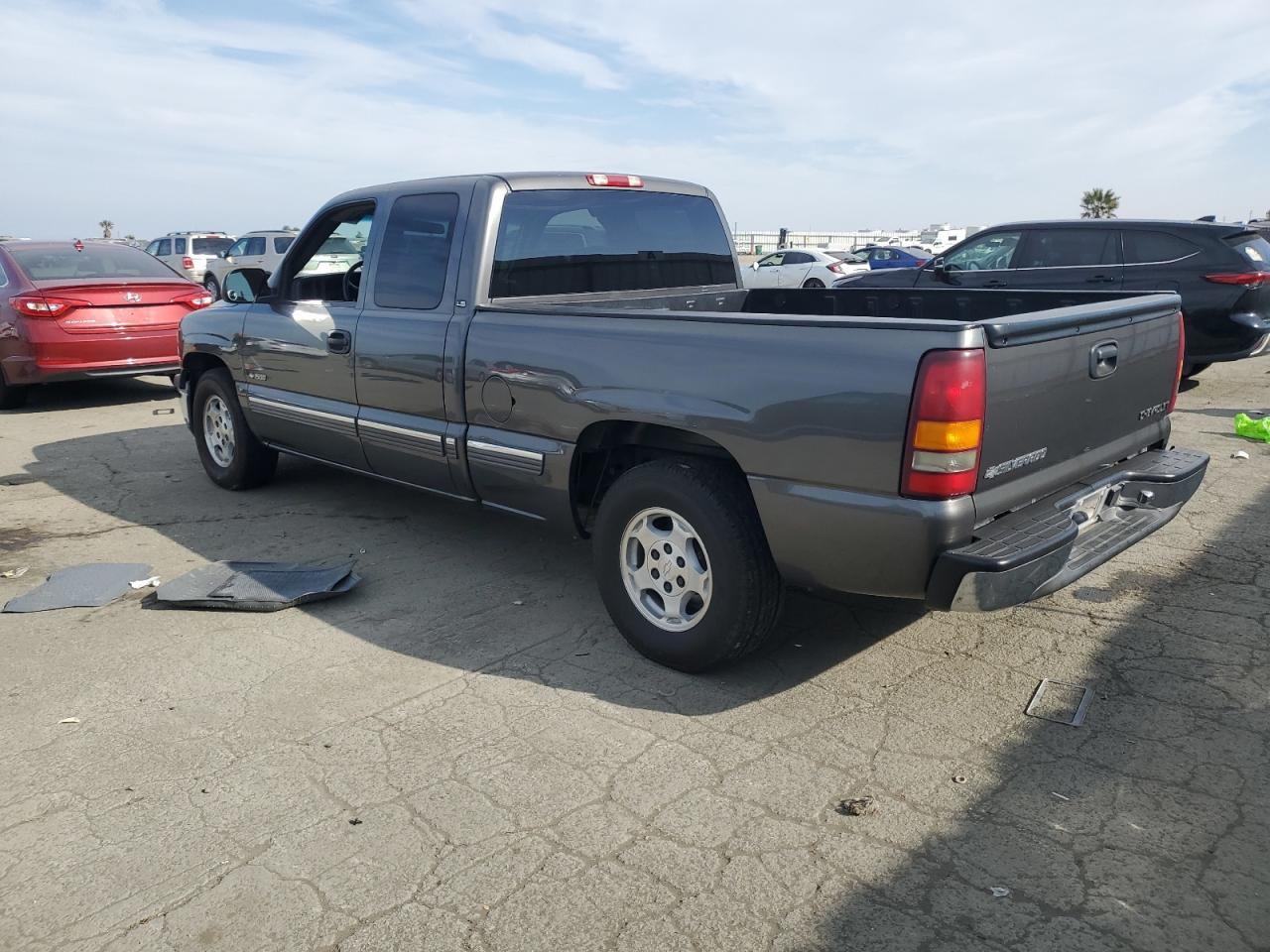 2001 Chevrolet Silverado - Image 2