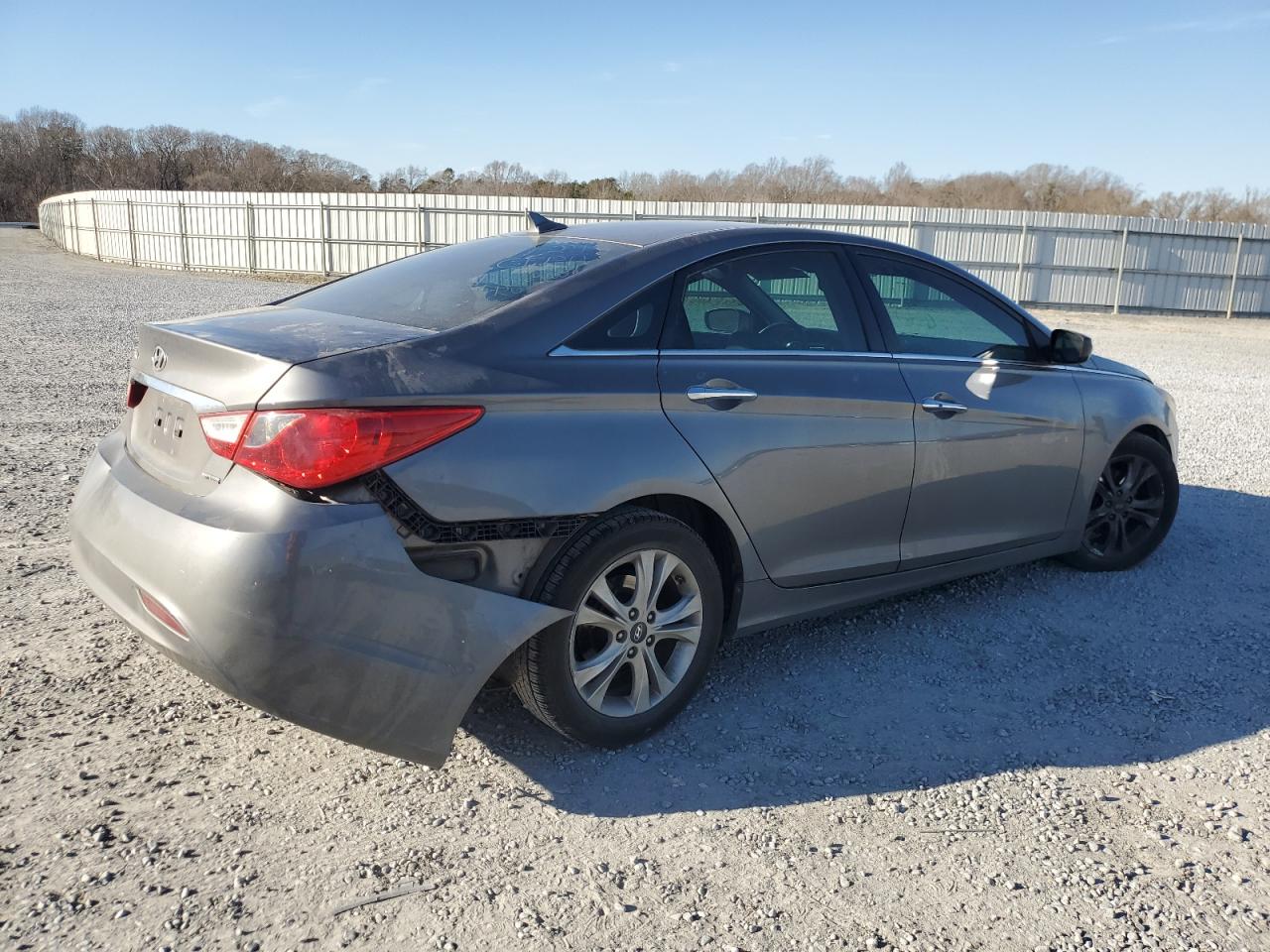 2011 Hyundai Sonata - Image 3