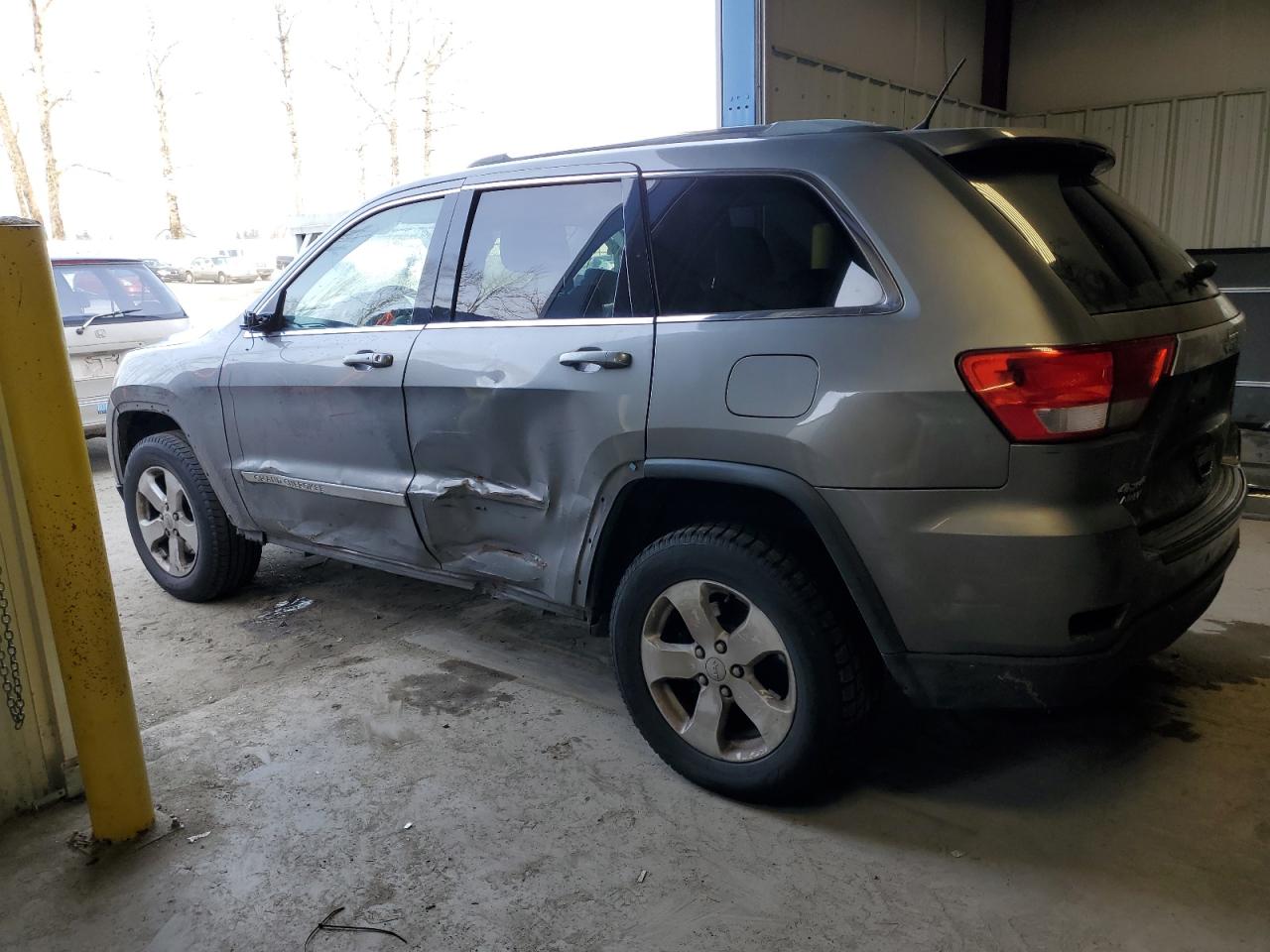 2012 Jeep Grand Cherokee - Image 2