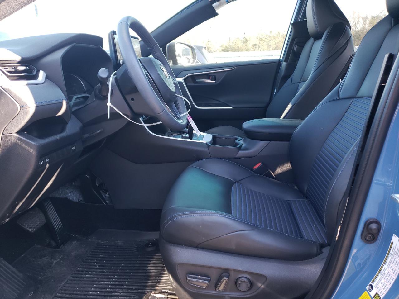2024 Toyota RAV 4 - Image 7