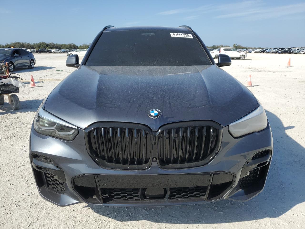 VIN 5UXCR6C04N9L85632 2022 BMW X5 no.5