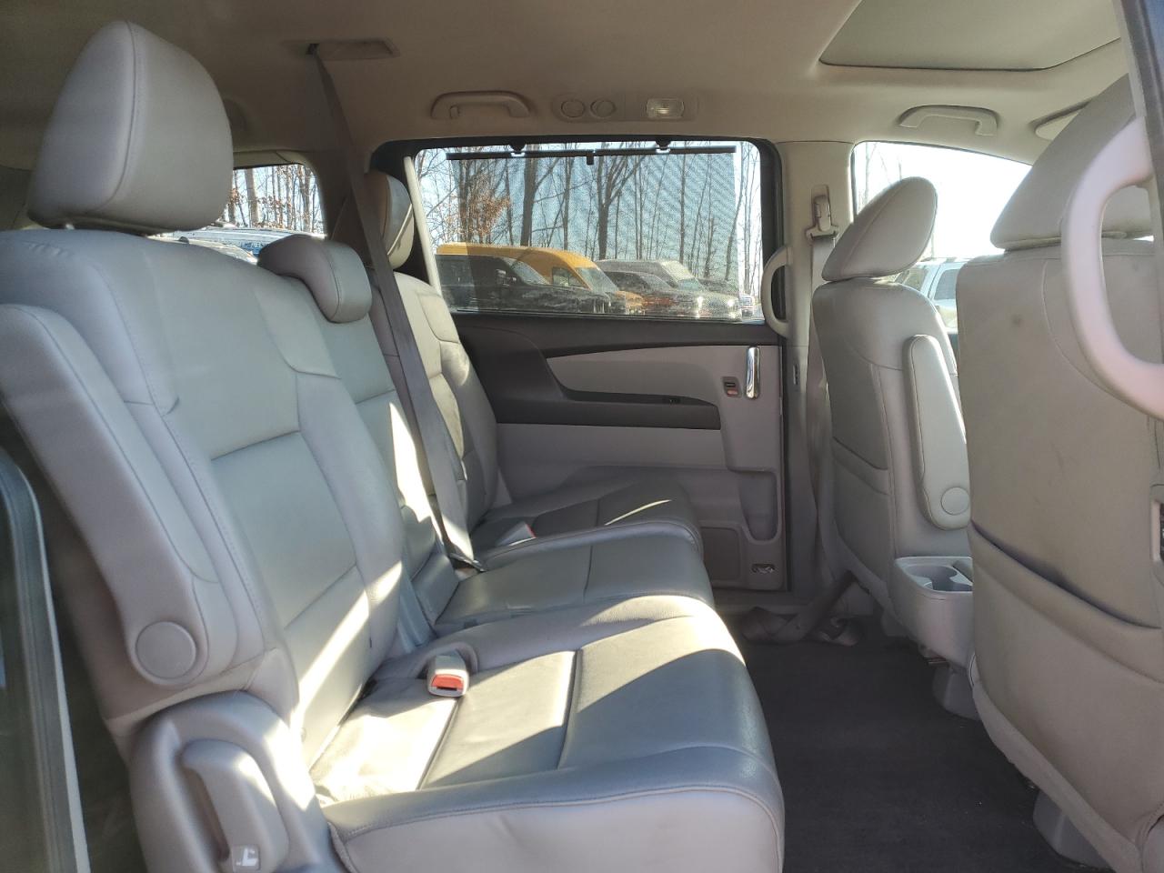 2014 Honda Odyssey - Image 11