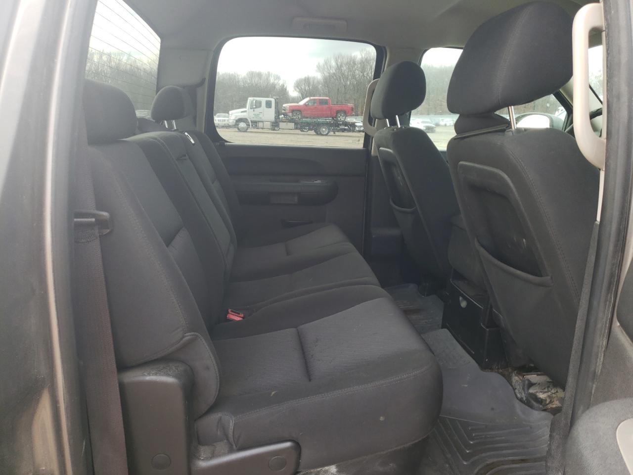 2013 Chevrolet Silverado - Image 10