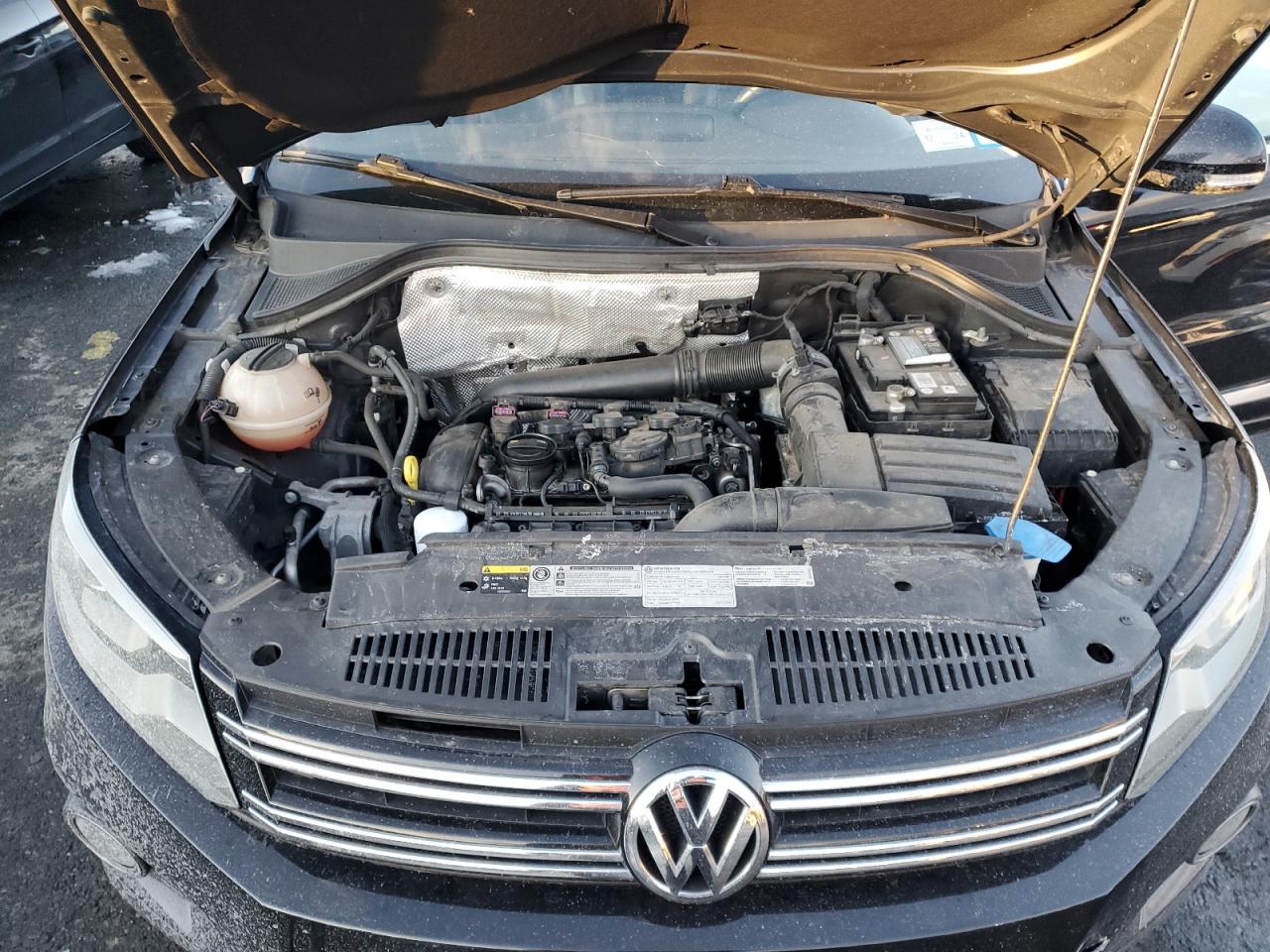 2017 Volkswagen Tiguan - Image 12
