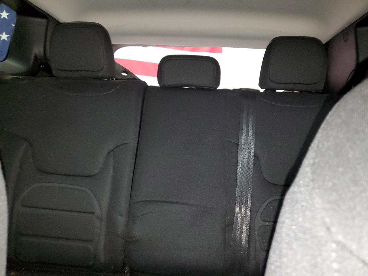 2020 Jeep Renegade - Image 10