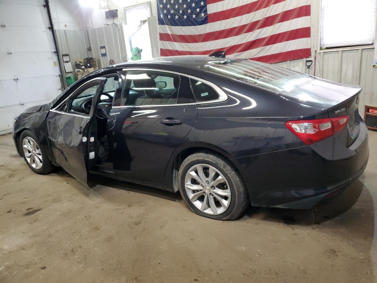 2023 Chevrolet Malibu - Image 2