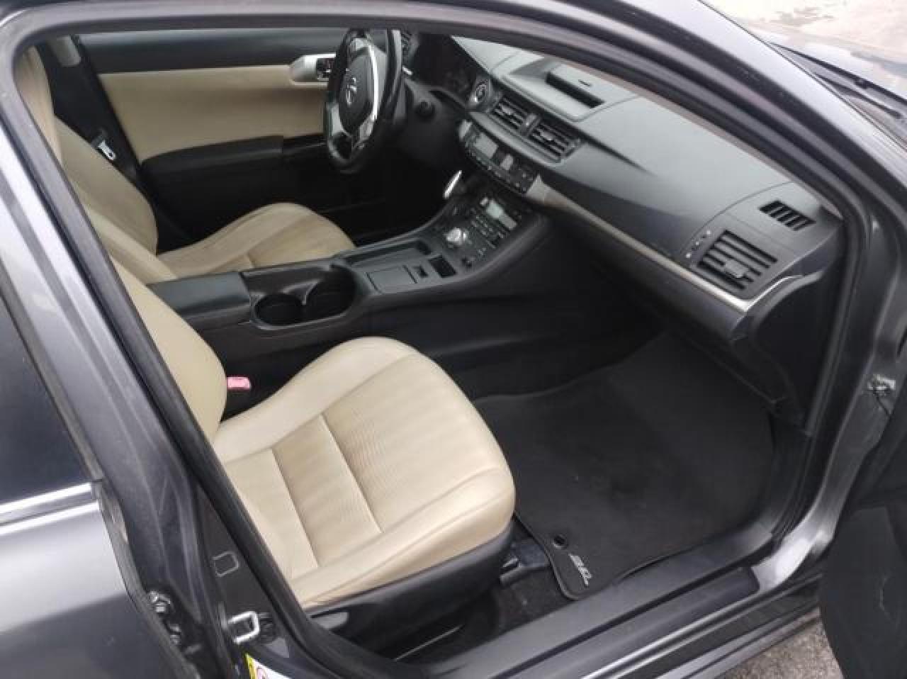 2012 Lexus CT - Image 5