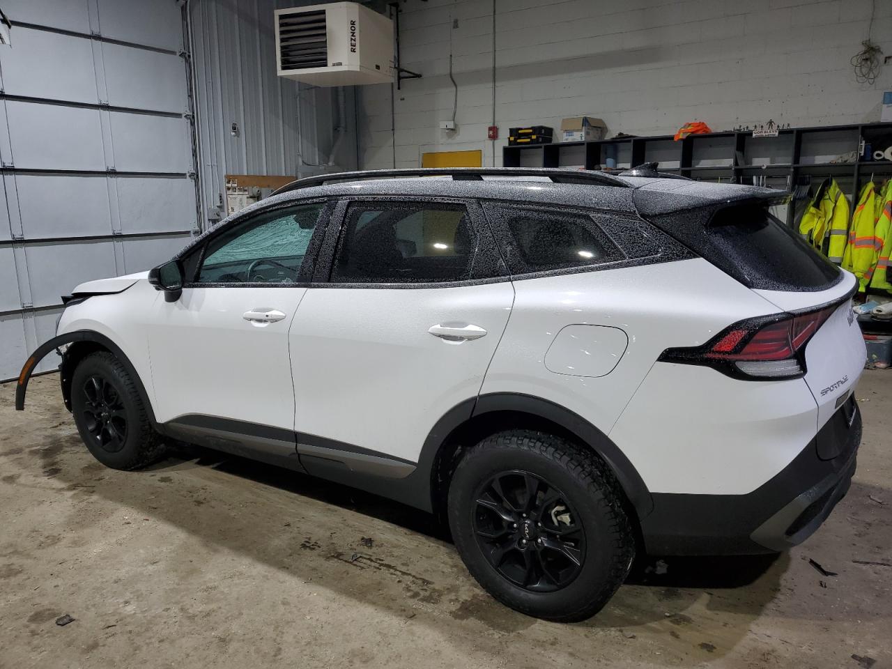 2023 Kia Sportage - Image 2