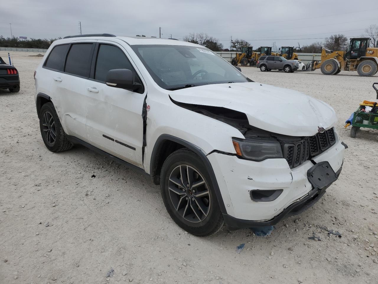 2017 Jeep Grand Cherokee - Image 4