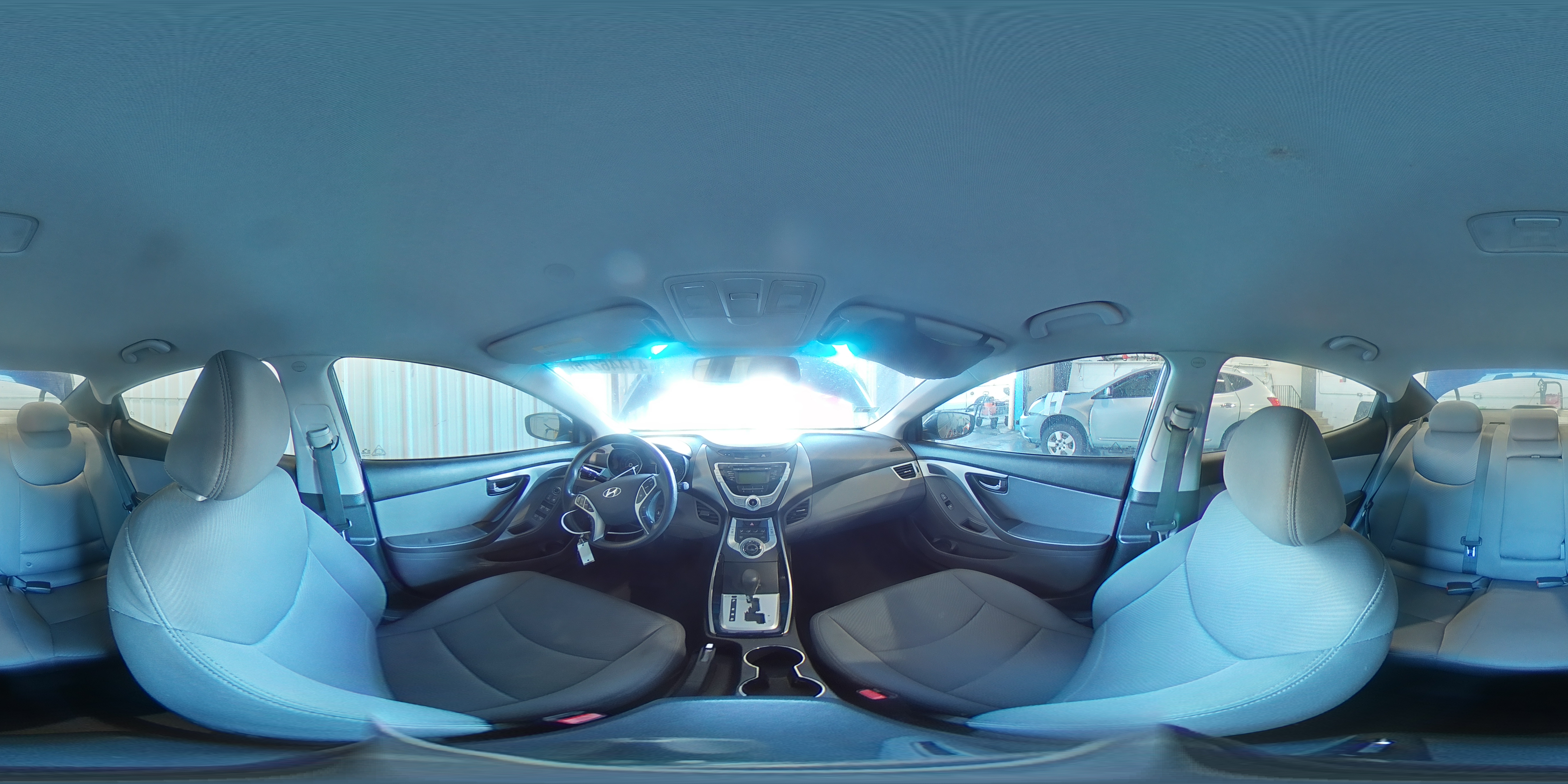 2012 Hyundai Elantra - Image 14