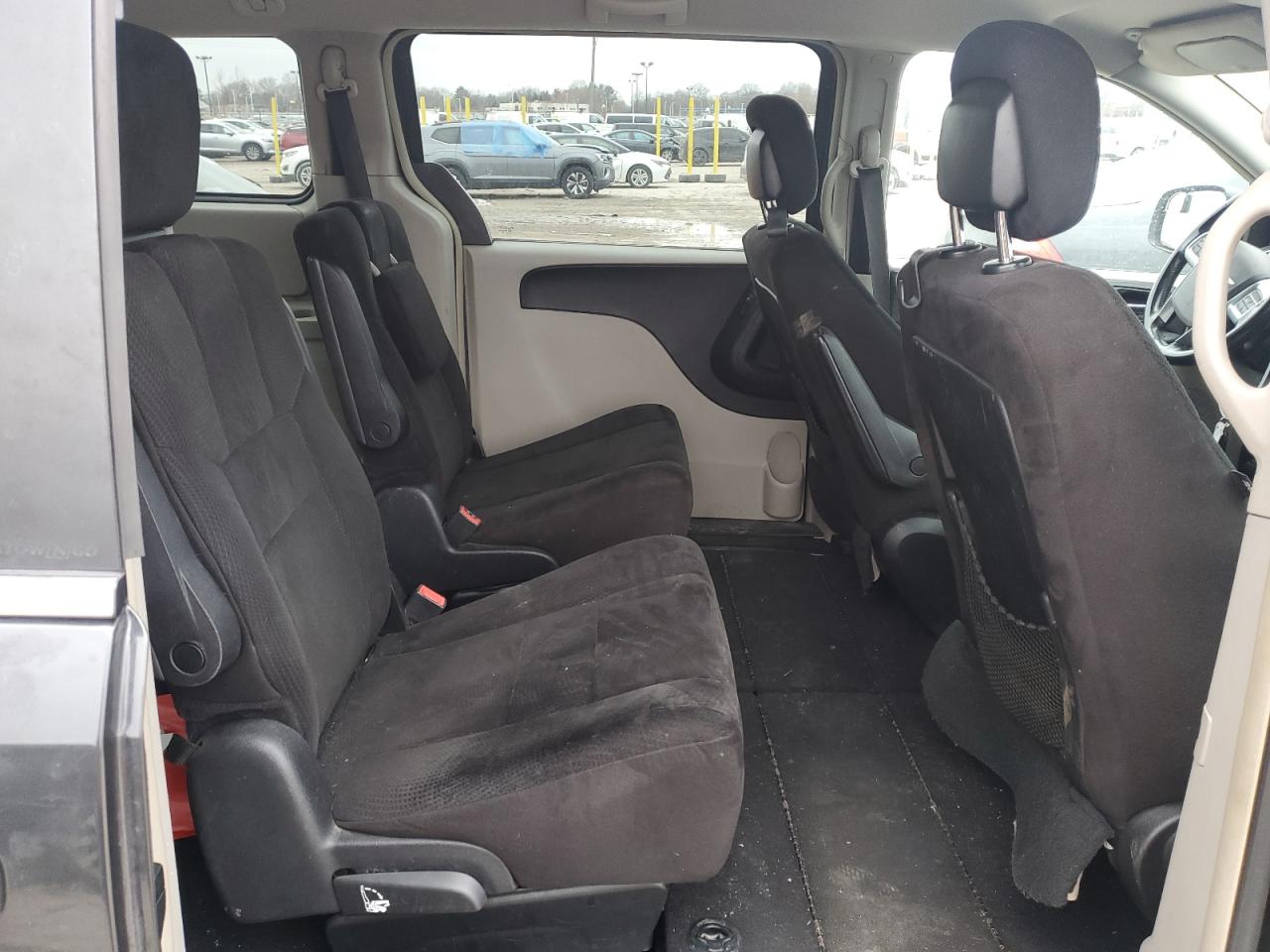 2012 Chrysler Town & Country - Image 10