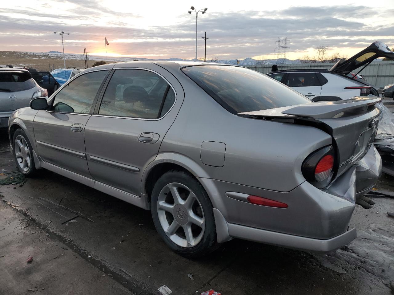 2001 Nissan Maxima - Image 2