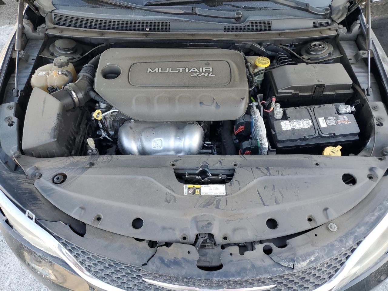 2015 Chrysler 200 - Image 13