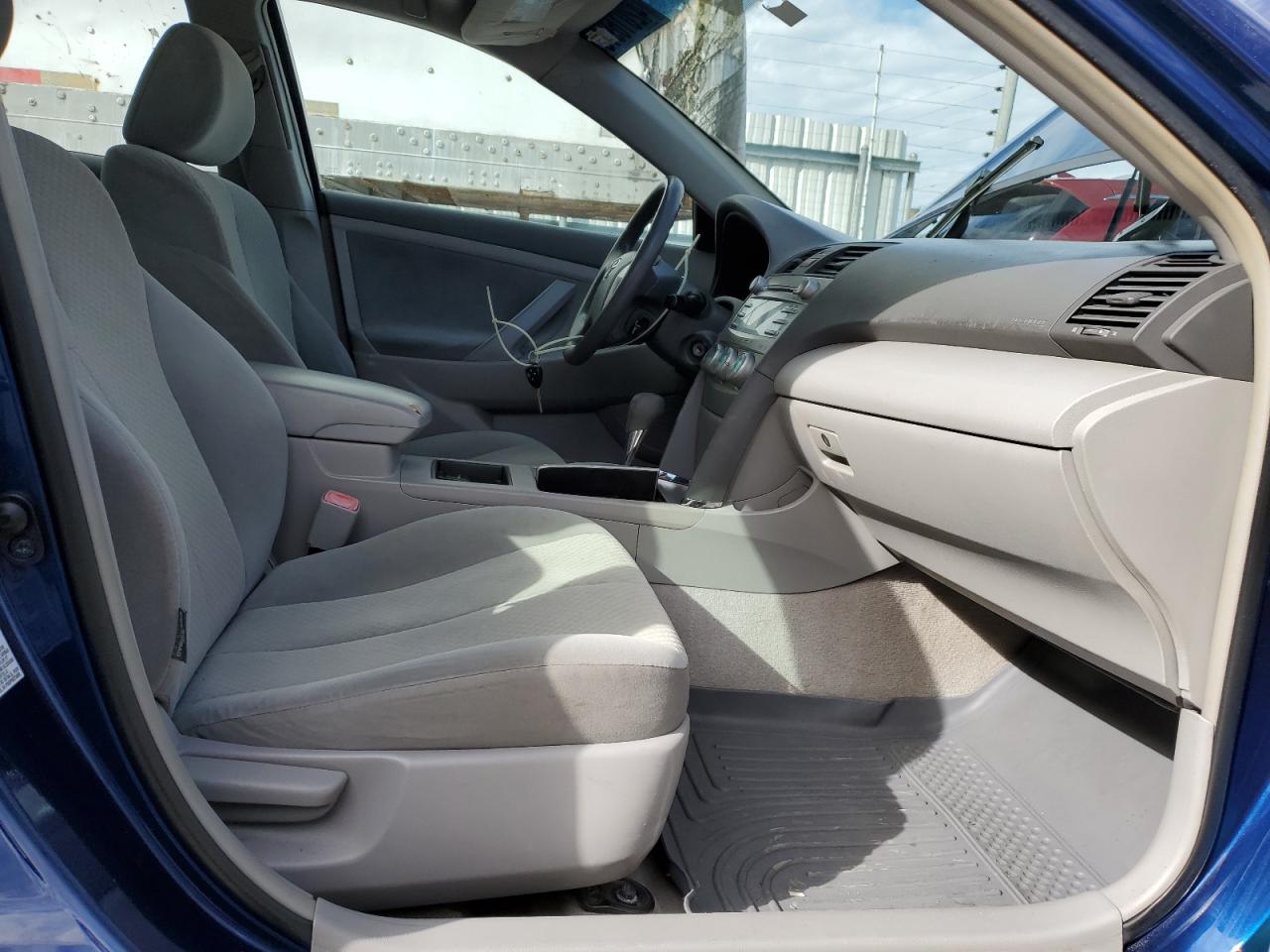 2009 Toyota Camry - Image 7