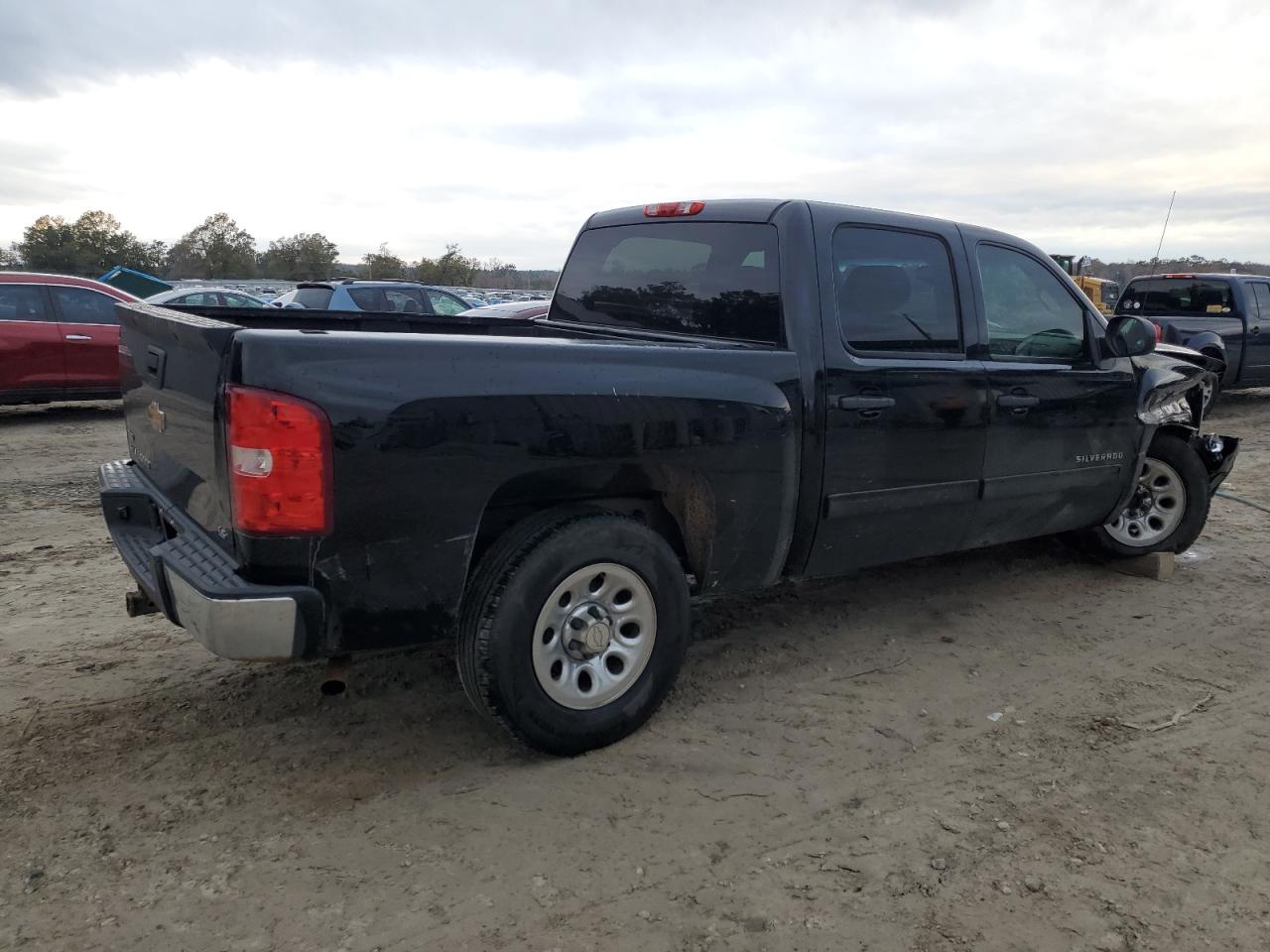 2012 Chevrolet Silverado - Image 3