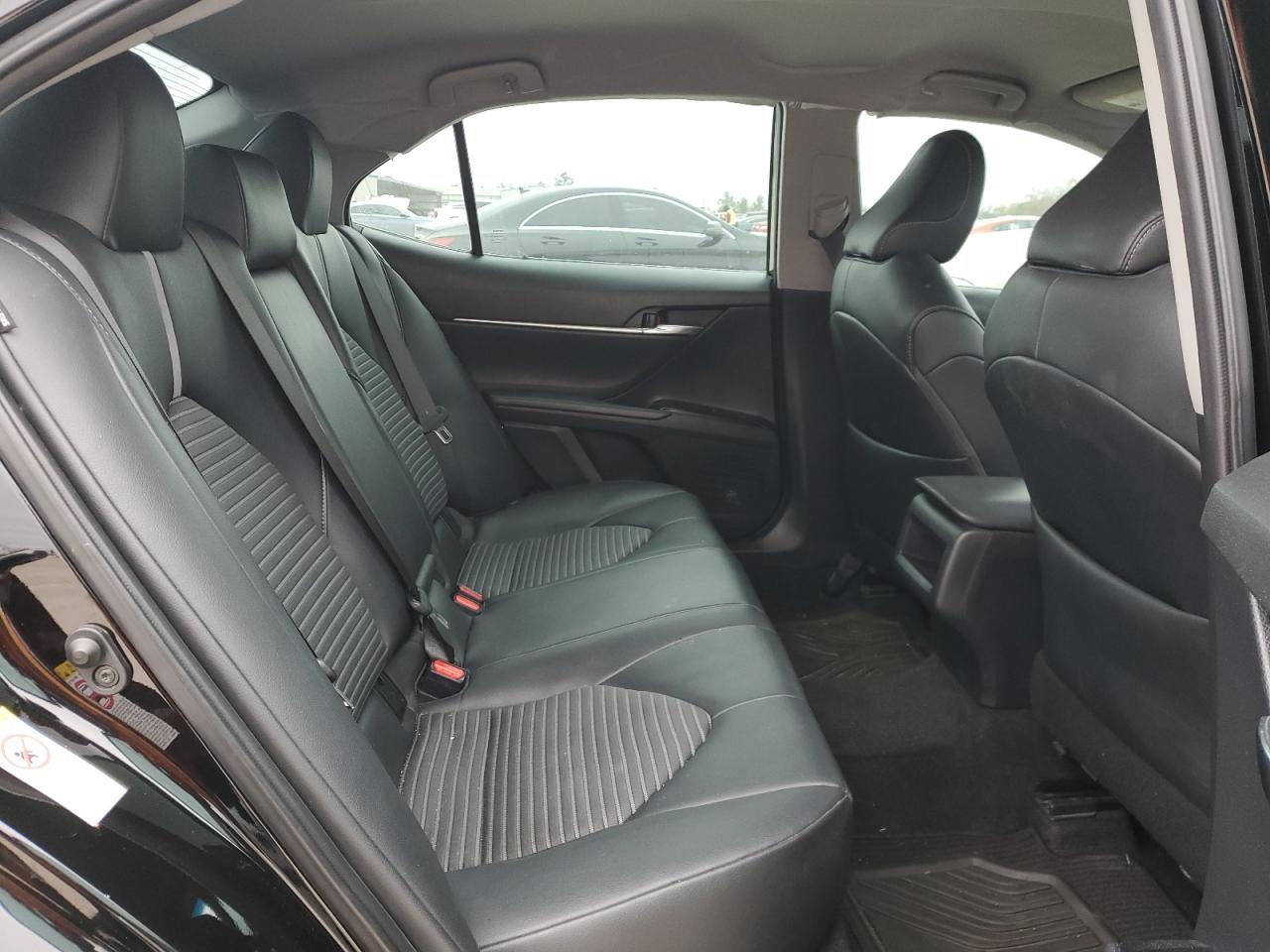 2019 Toyota Camry - Image 11