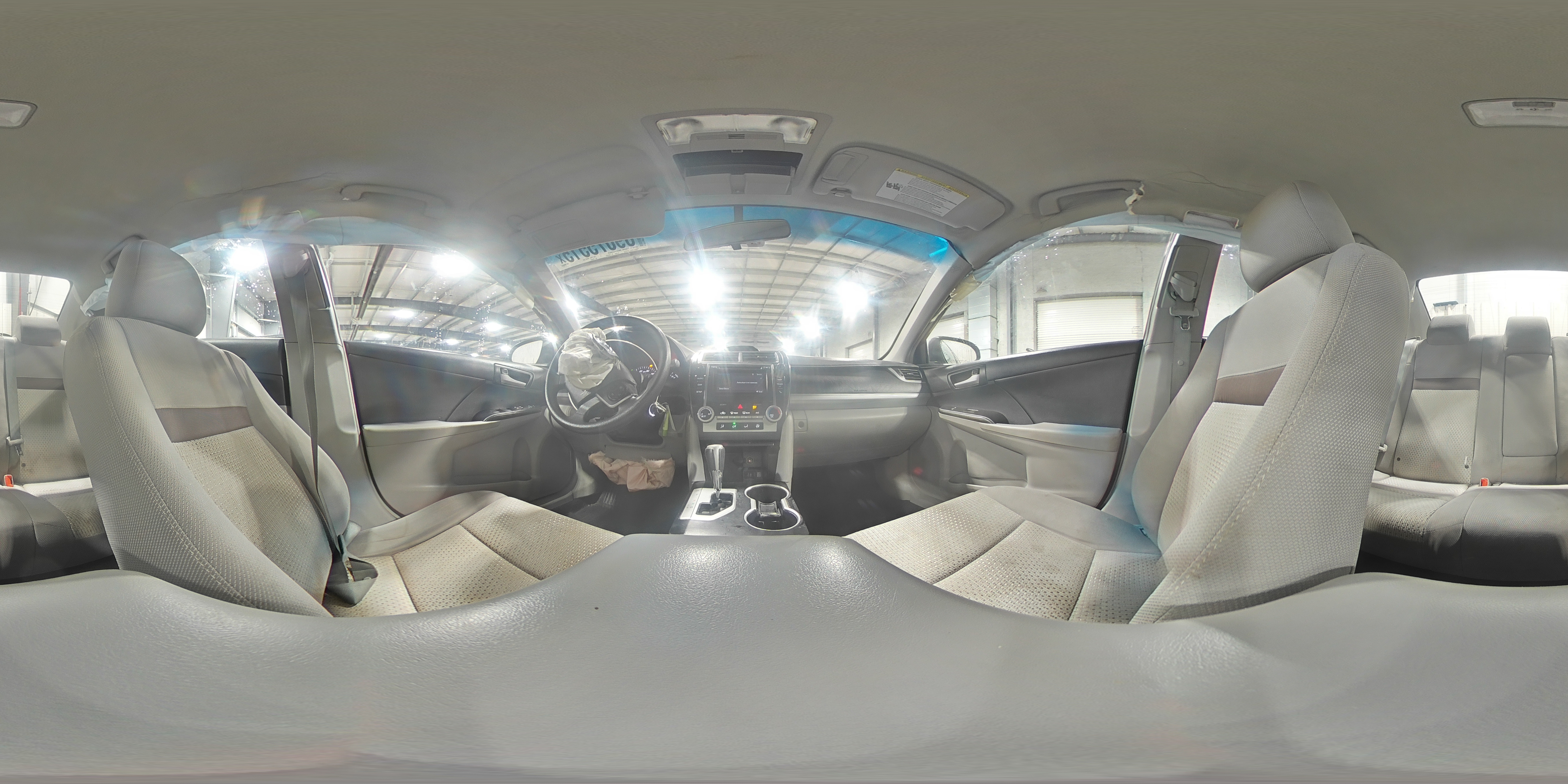 2014 Toyota Camry - Image 14