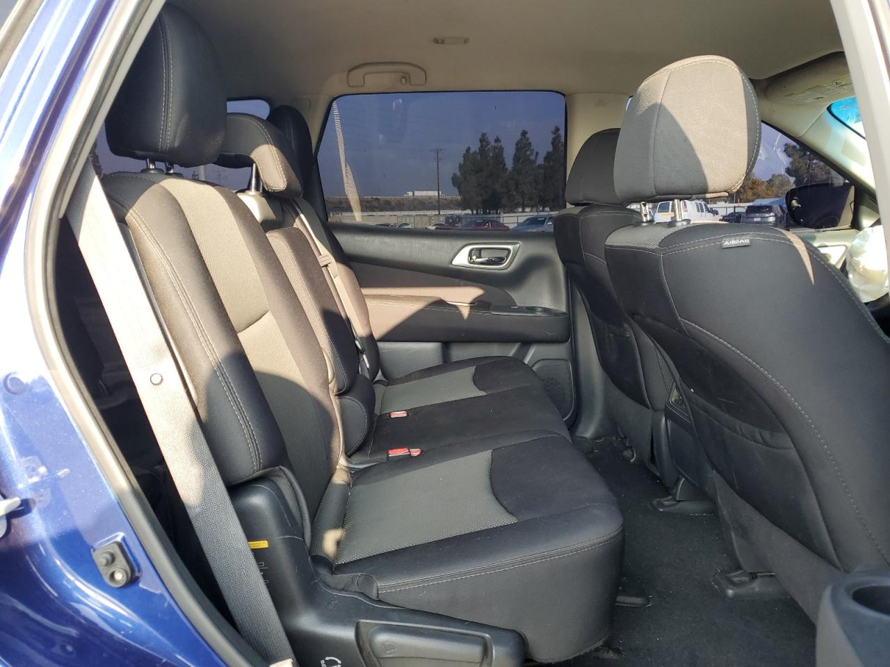 2017 Nissan Pathfinder - Image 11