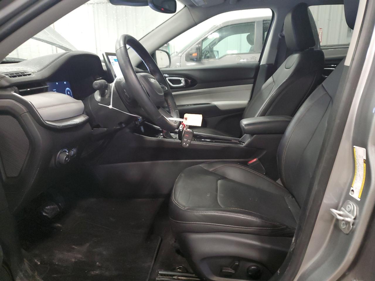 2022 Jeep Compass - Image 7