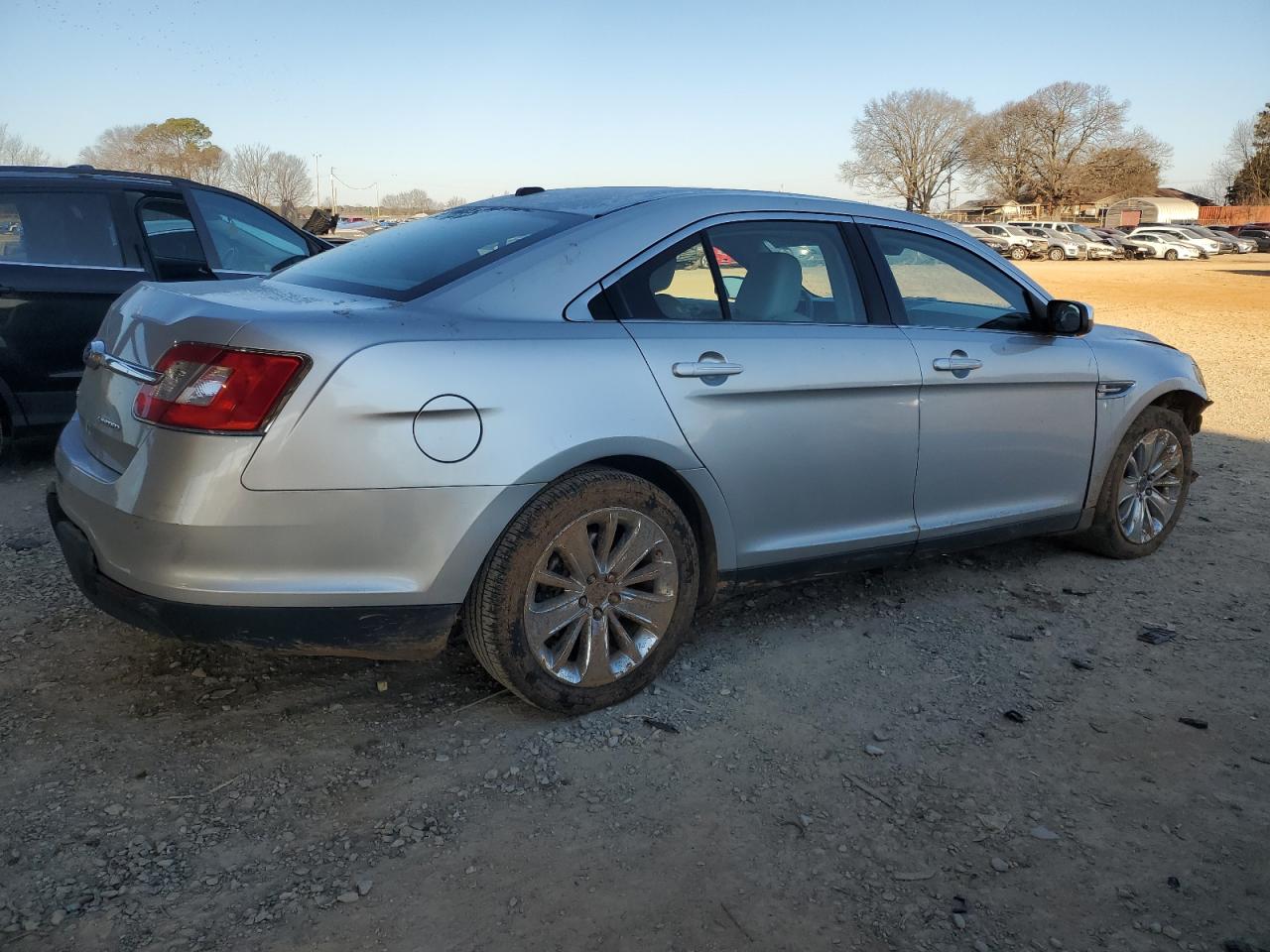 2011 Ford Taurus - Image 3