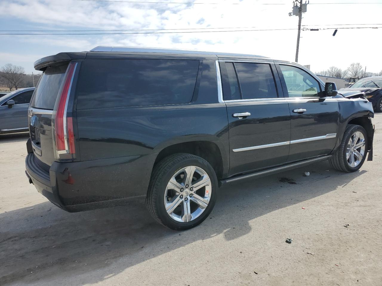 2017 Cadillac Escalade - Image 3