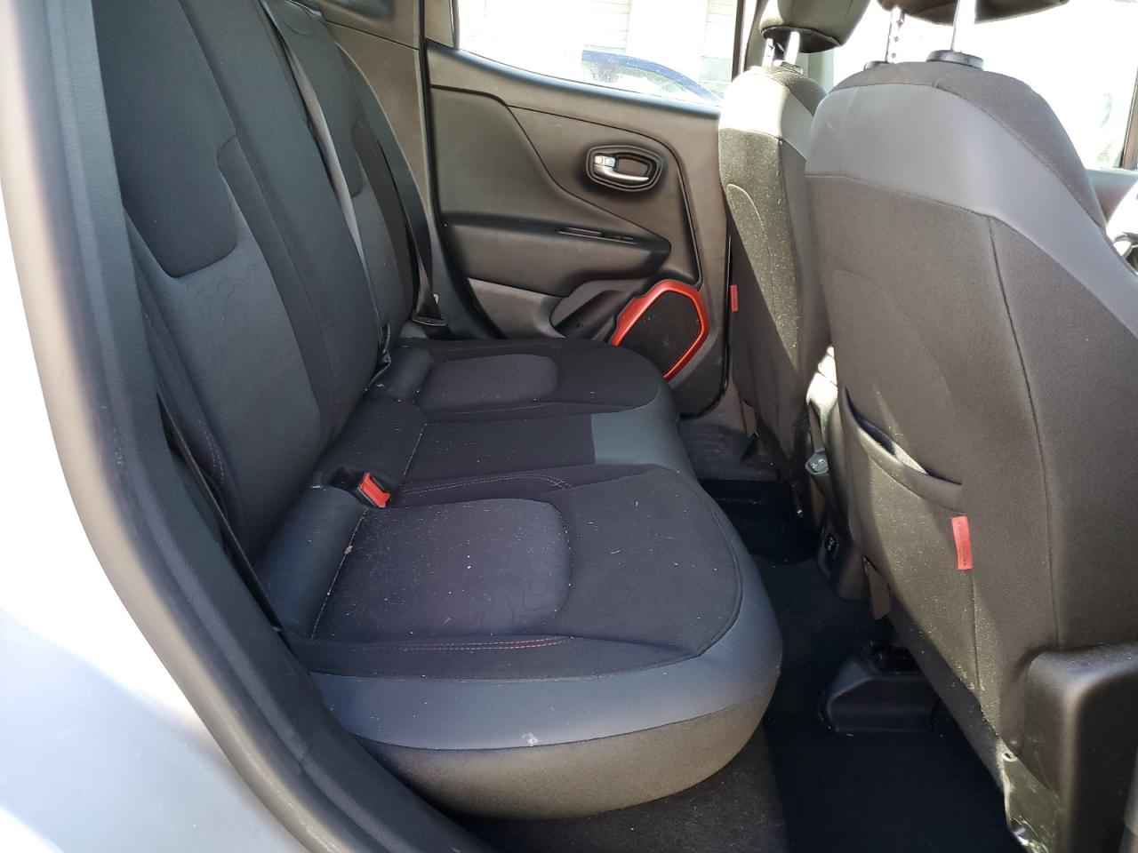 2019 Jeep Renegade - Image 12