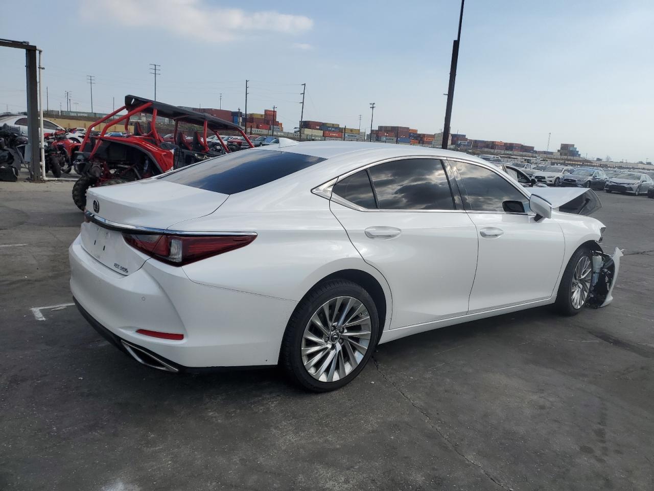 2020 Lexus ES - Image 3