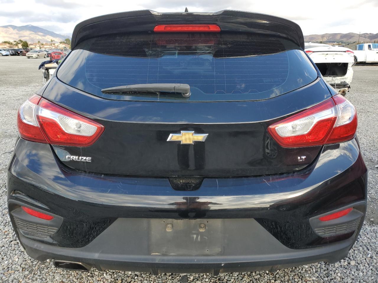 2017 Chevrolet Cruze - Image 6