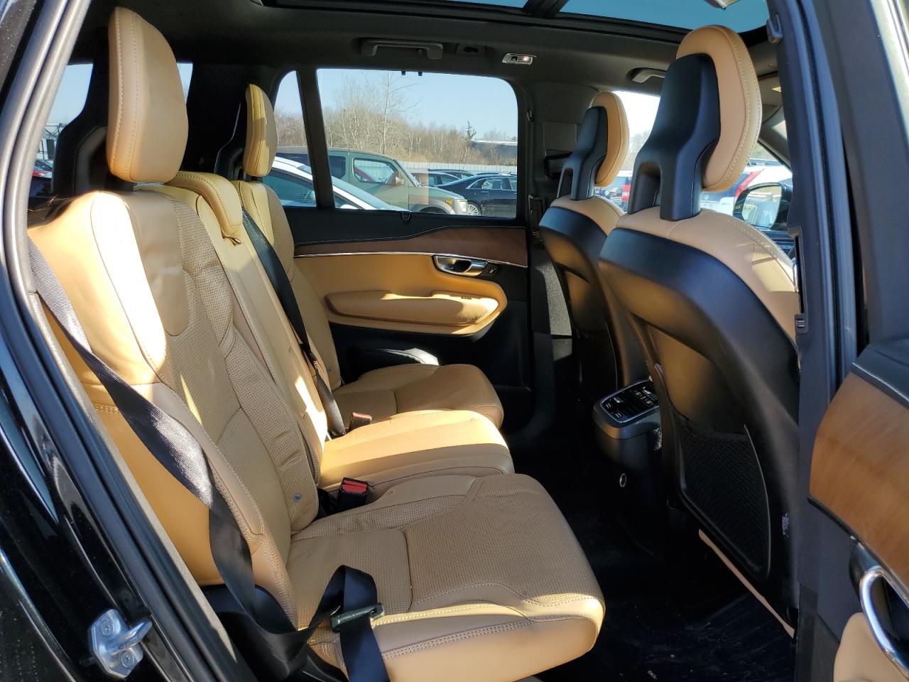2017 Volvo XC90 - Image 11