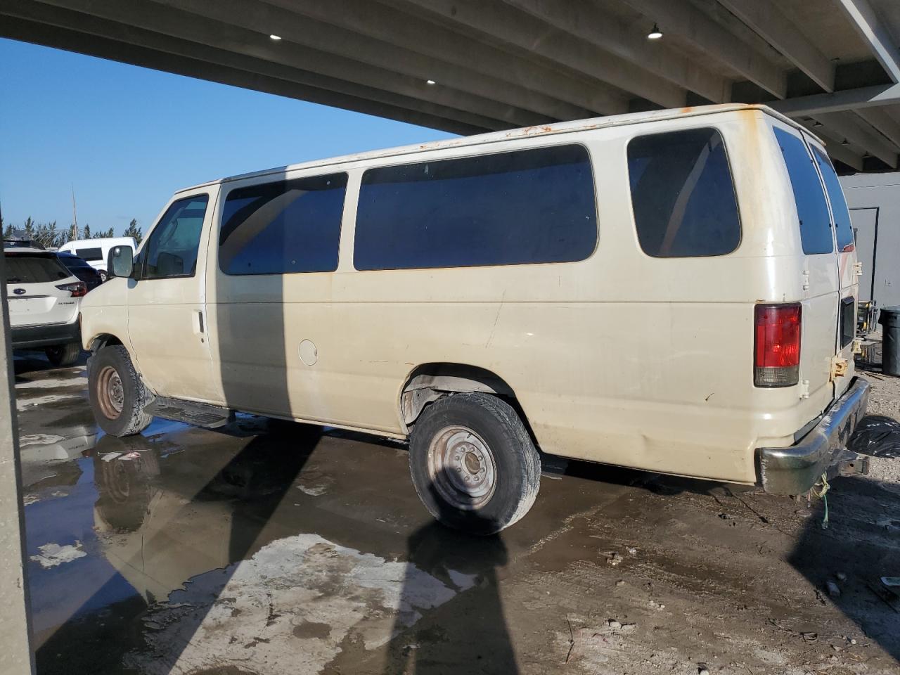 2003 Ford Econoline - Image 2