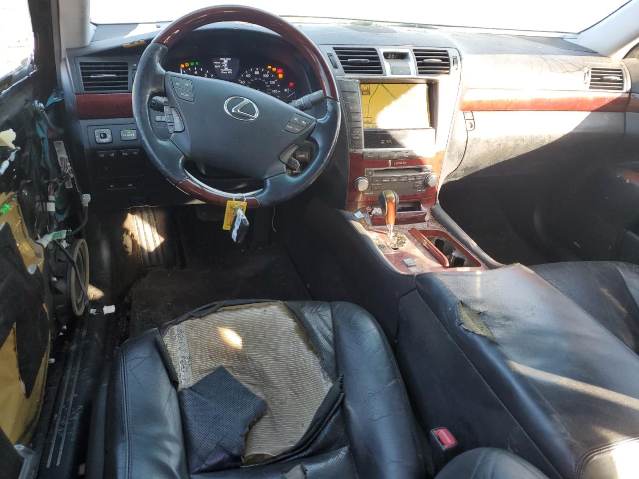 2010 Lexus LS - Image 8