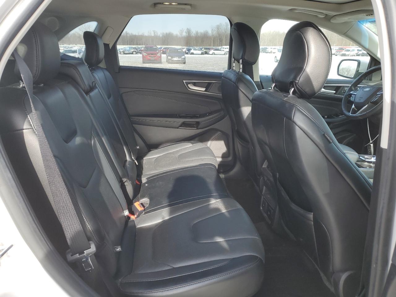 2019 Ford Edge - Image 11