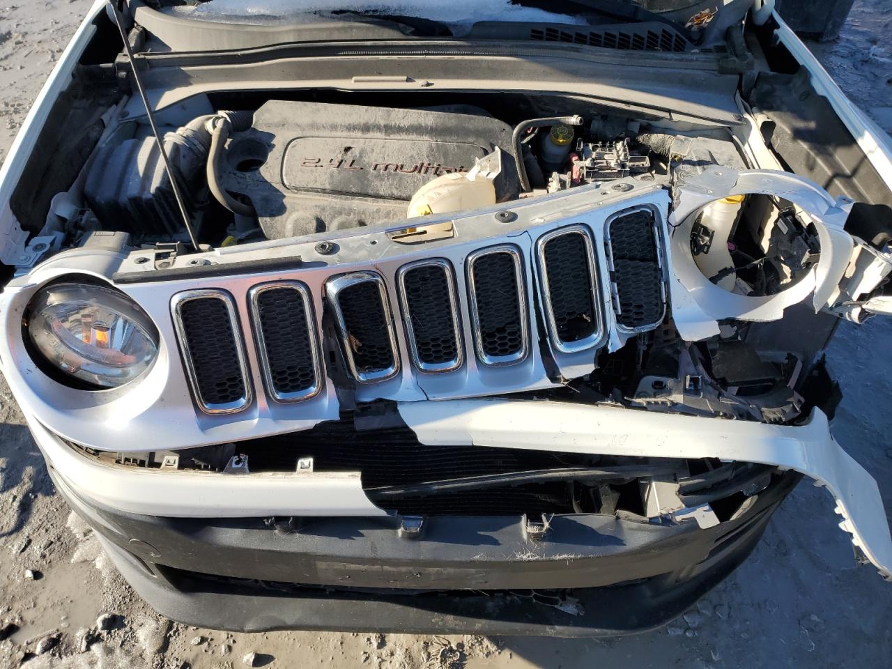 2015 Jeep Renegade - Image 12